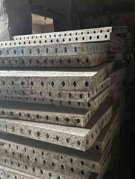 السلام عليكم….. قالب حديد ايراني كافه القياسات نن 10سم الى 50 سم واطوال من متر الى متر ونصف  بابل - حله ***********
