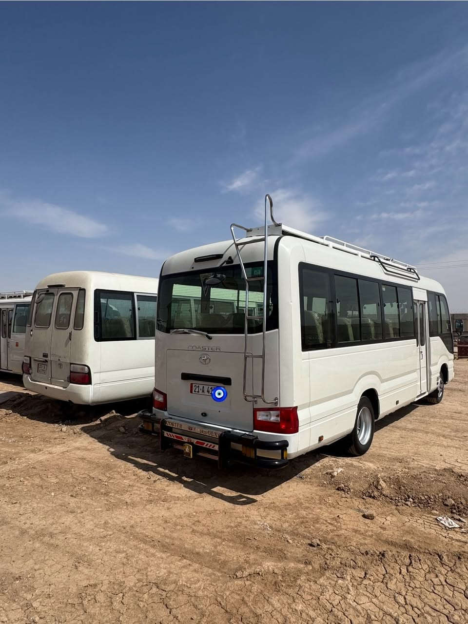 إسلام عليكم كوستر 2018 دخول جديد سنويه بسمي تحويل ثاني يوم  بيها شبرين صبغ فقط الباقي كفاله سياره فول موصفات سله حاكيه كامله سيبايه سيد محسن قلابي ستاركس درع خلفي تبريد محور تانكي إضافي فتحه تانكي  4 تايرات جديد بوشيه وصل خط وبحث مكان بغداد الجديده ***********
