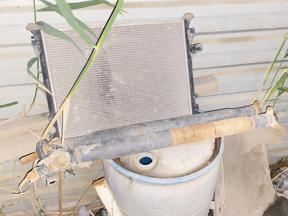 رادتيتر اصلي مكان جوين مكسور باقي ما بيها شي اصلي مال تفصيخ +كاردن عدد ٢للبيع ***********
