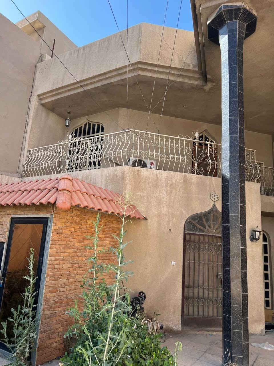 نوع العقار : بيت
المنطقة: الوزيريه فرع السفاره الايطاليه
المساحة: 405 متر
الغرف: 4 نوم طابق ثاني + غرفه بالطابق الارضي مع استقبال مع مطبخ مع كراج يحتوي على 3 سيارات مع حديقه عملاقه 
السعر: خاص يم شركة شمس الكحلاء
أقوى ميزة: شارع بيوت ضخمة وما بي اي تقطيع 
واجهه : 12 متر
للتواصل نوع العقار : بيت 
المنطقة: الوزيريه فرع السفاره الايطاليه
المساحة: 405 متر
الغرف: 4 نوم طابق ثاني + غرفه بالطابق الارضي مع استقبال مع مطبخ مع كراج يحتوي على 3 سيارات مع حديقه عملاقه 
السعر: خاص يم شركة شمس الكحلاء
أقوى ميزة: شارع بيوت ضخمة وما بي اي تقطيع 
واجهه : 12 متر
للتواصل‭0780 001 1430‬
او عن طريق الماسنجر
