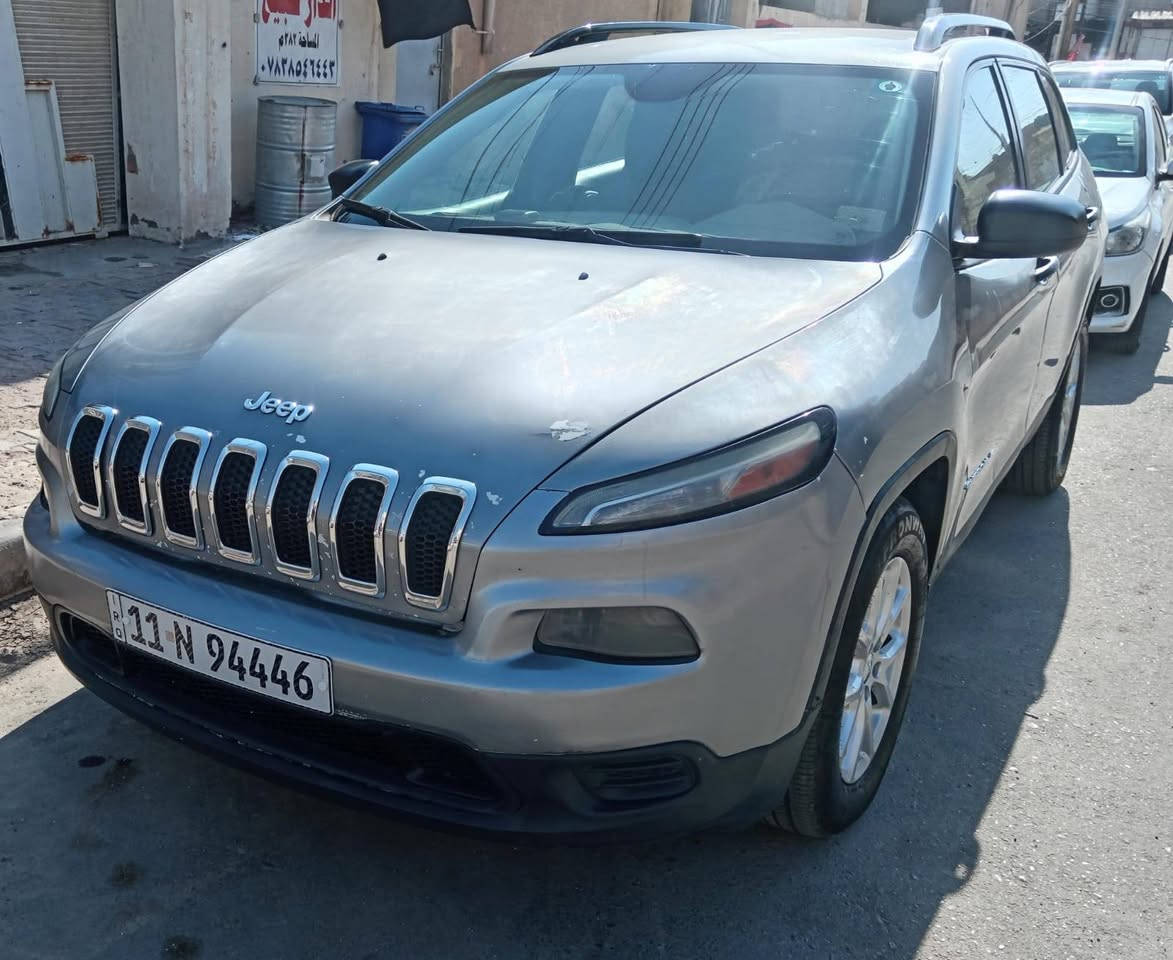 جيب بزون ٢٠١٦ محرك 4 سلندر 2400 نص فول
رقم بغداد بأسمي حادث بسيط  نقصها فقط حداديه نص عمر 
مكاني ميسان العماره 
السعر 120 وبيه مجال 
***********
