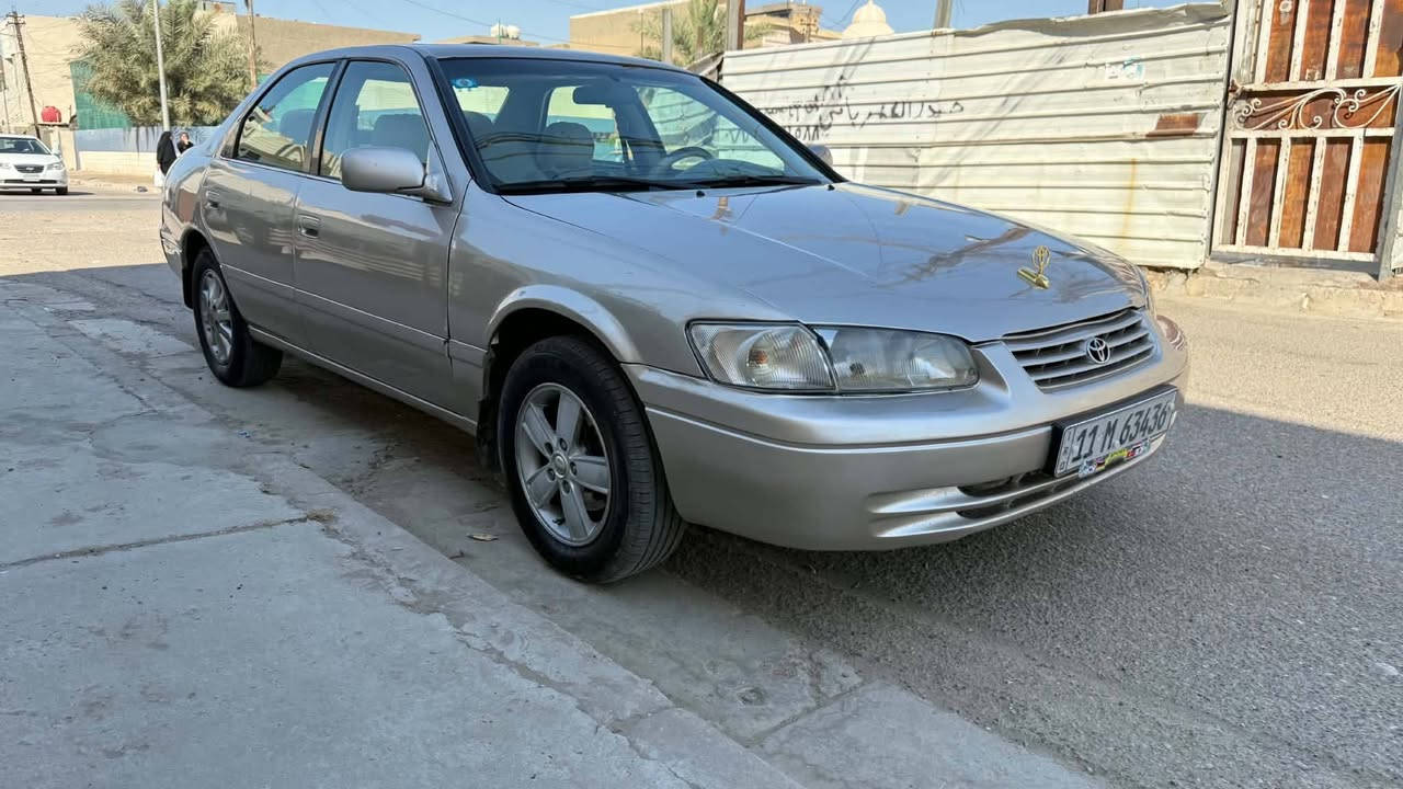 تويوتا كامري موديل 2000 يسرى بلاد كير اوتوماتيك تبريد ثلج اترايها حلو بدون نقص بدون حادث مصبوغه جماليه كلشي بيها شغال وجاهز سنويه بسمنا رقم جديد سعر 67 مكان بغداد شارع فلسطين للاتصال ***********
