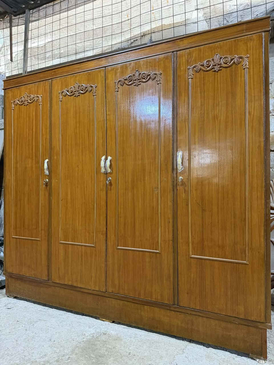 سلام عليكم كنتور ٤بوب صاج السعر ٢٥٠.
{***********}
{***********}
