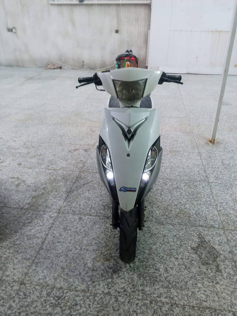 دراجه باله صار اله شهرين من طلعت من حاويه ماكس حديث نوزل كفاله عامه ومابيها نقص للبيع نضافه فول والشراي يتصل ***********
