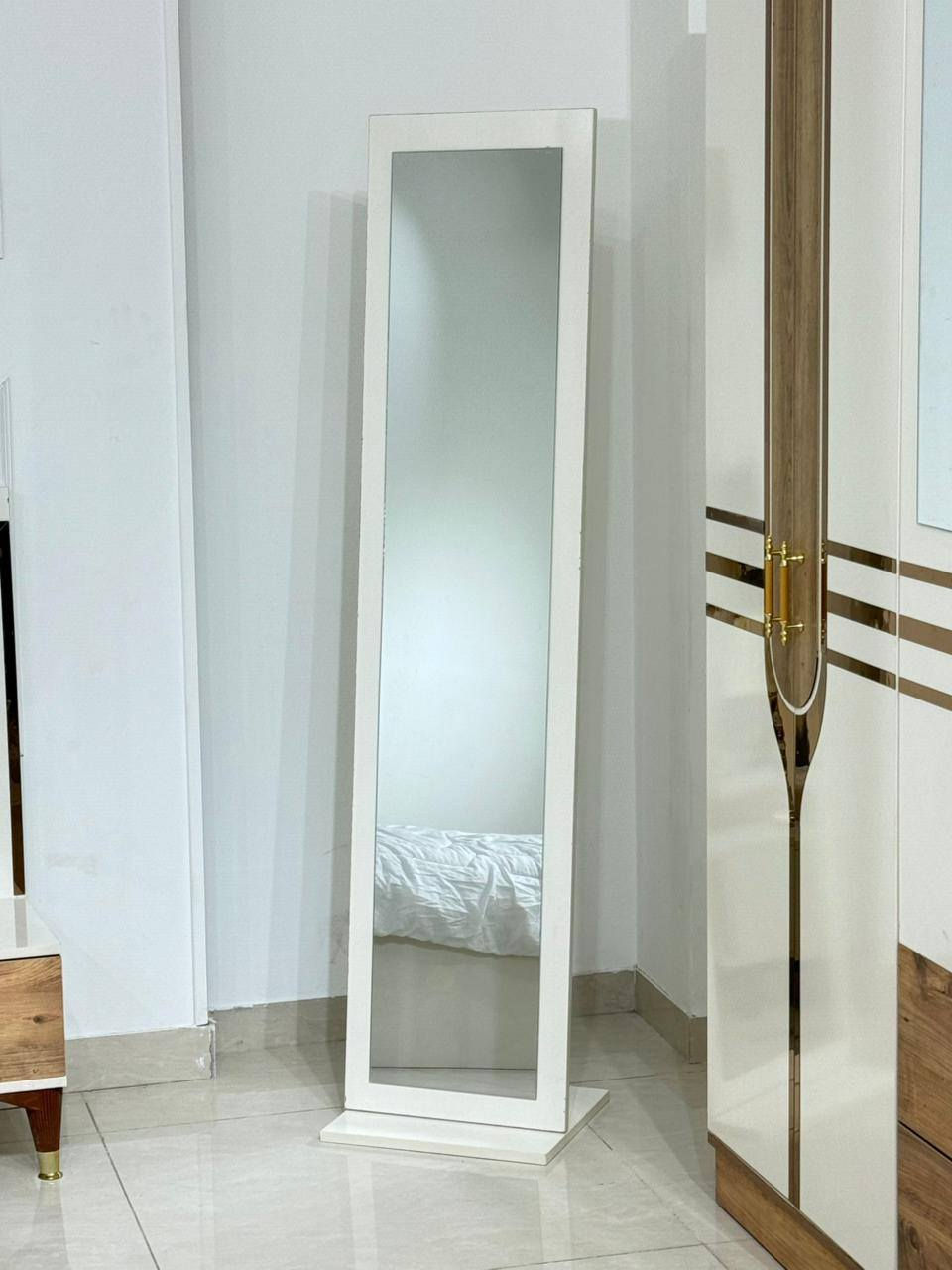 السلام عليكم غرفة تركي 🇹🇷
مستعمله صارلة شهرين فقط 10 قطع 
مكاني بابل حله السعر خاص الشراي يتصل ***********
