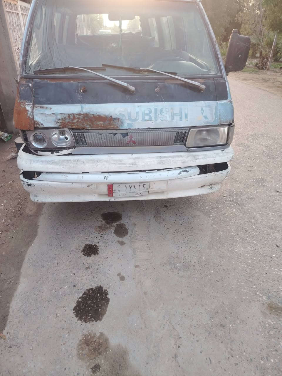 السلام عليكم كيا مسوبيشي ٩٣ رقم بغداد سنويه نافذه ٢١ مكينه وكير ونجي السعر ١٥ لاتصال ***********
