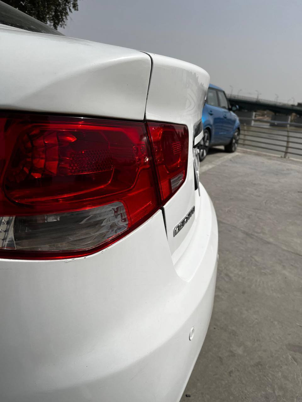 سلام عليكم
كيا سيراتو ٢٠١١ رقم بغداد بسمي تحويل مباشر 
سياره نضيفه وحلوه بيها رش بدون دواخل ابد 
وسونرها ويها 
مكاني بغداد 
كير مكينه كله نضيف 
السعر ٩٨$وبيها مجال حك الجيه 
رقم الموبايل ***********
