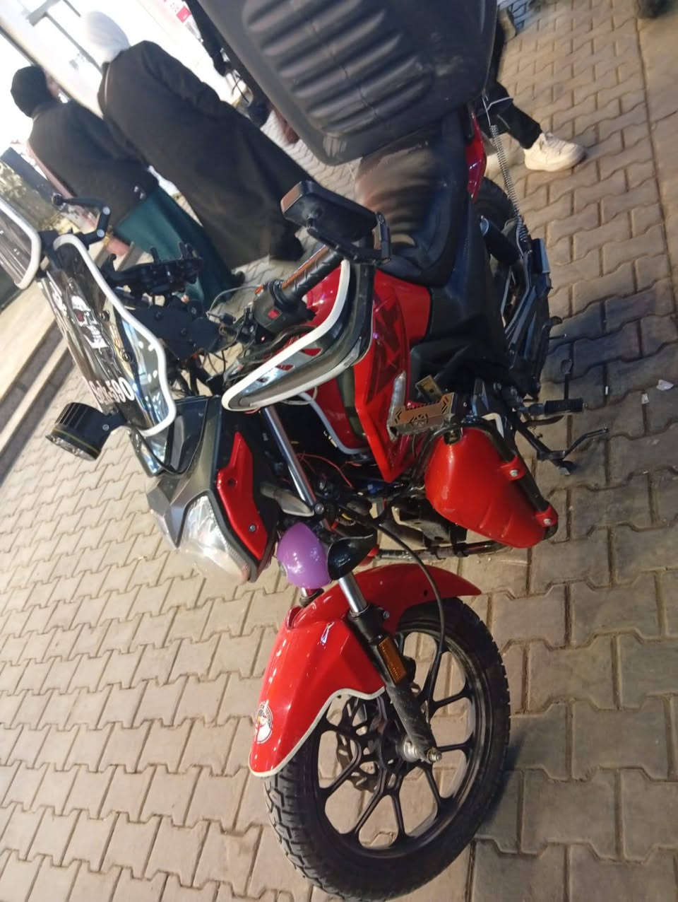 دراجه ار كي موديل 25
رقم اربيل ماشيه 23
دراجه كلش مرتبه ومتعوب عليهه واهوايه اضافات بيهه احلى من الصور 
مكاني بغداد الاعضميه 
متواجد واتساب واتصال 
***********
