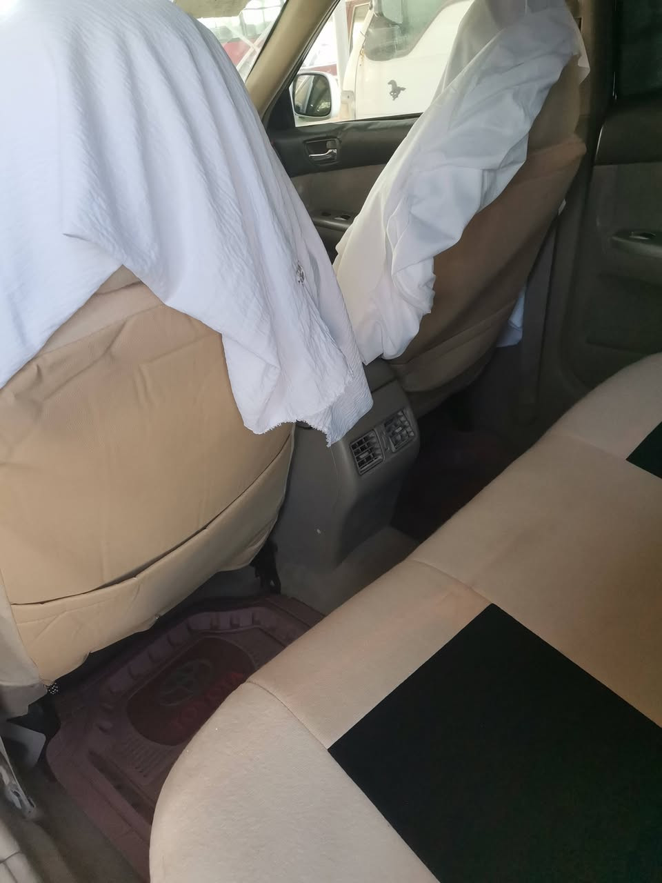سلام عليكم
كامري ٢٠٠٦ الخليج *********** 

 السعر88 قف
