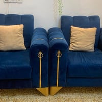 كنبة • عليها مجال