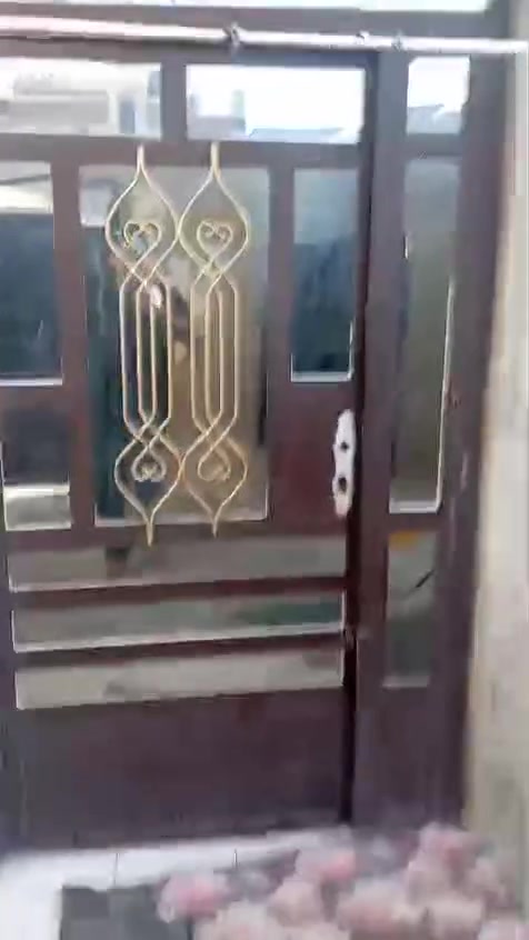 اللهم صل على محمد وال محمد 
دار للبيع طابو زراعي سند 25 مستعجل على بيع السعر 65وبي مجال قليل زعفرانيه شارع الكهرباء قرب صيدلية زينه علي رابع فرع اي استفسار وات ساب ***********او عل خاص
