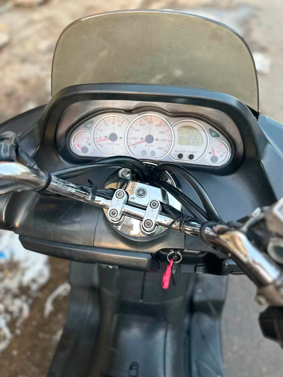 السلام عليكم للبيع دراجه ياماها ماجسته دبل رون محرك 250cc  لوحه وسنويه بسمي تحويل ثاني يوم كفاله من كلشي جديده هزه جديده كل نقص مابيه جاهزه مكانه بغداد شهداء العبيدي رقم *********** سعره خاص اوتصل وبلخدمه
