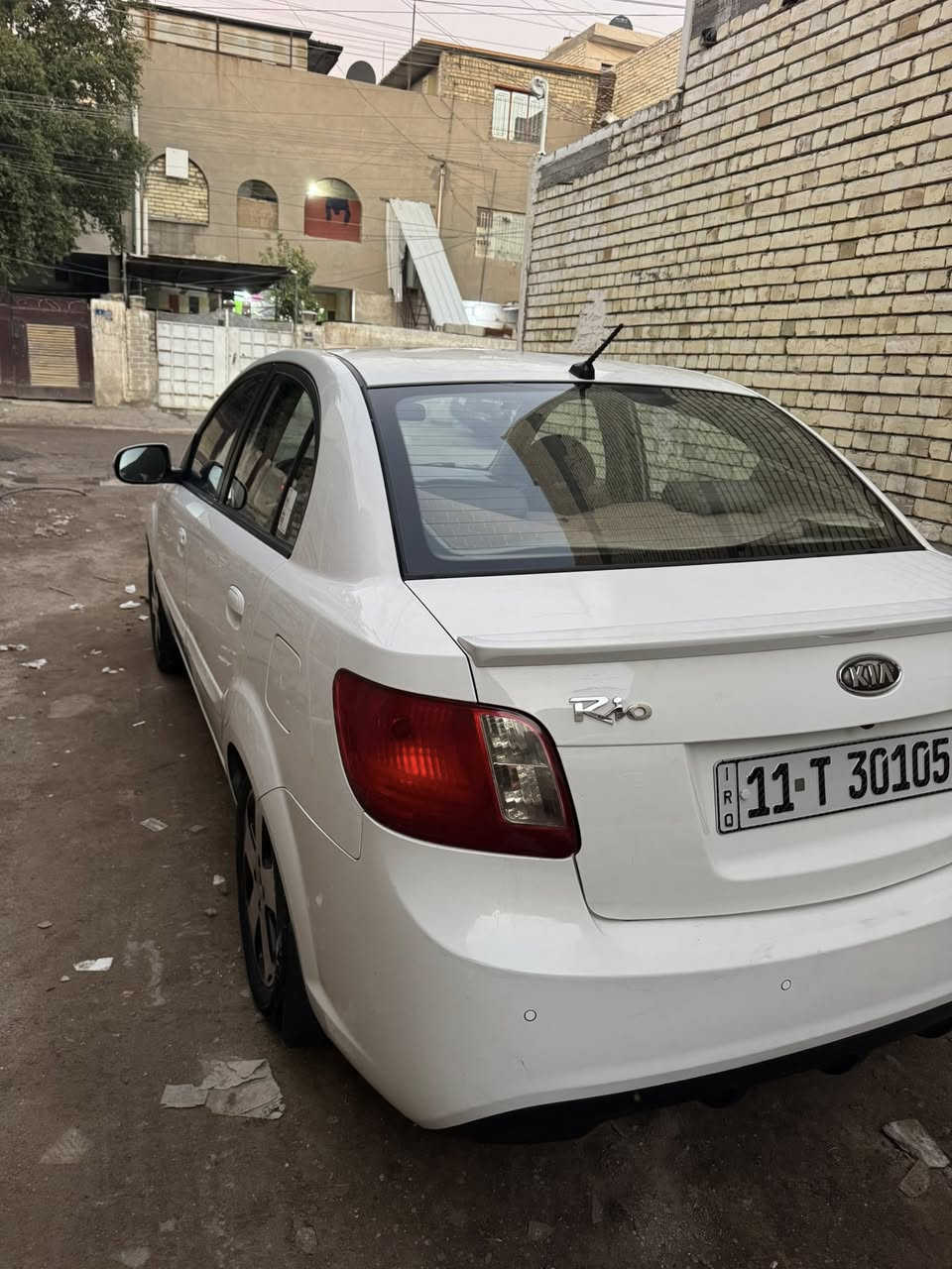 السلام عليكم كيا ريو موديل 2012 السيارة كهربائيات كلها شغاله اي نقص مابيهن مكينة 1600 كير مكينه خير من الله اي تنقيص تبخير ماكو حدادية جيده تخم تاير السيارة سعر البيع 95 وبيها مجال والسونار مرفق مع الصور مبين كلشي 

مكاني بغداد رقم ***********
