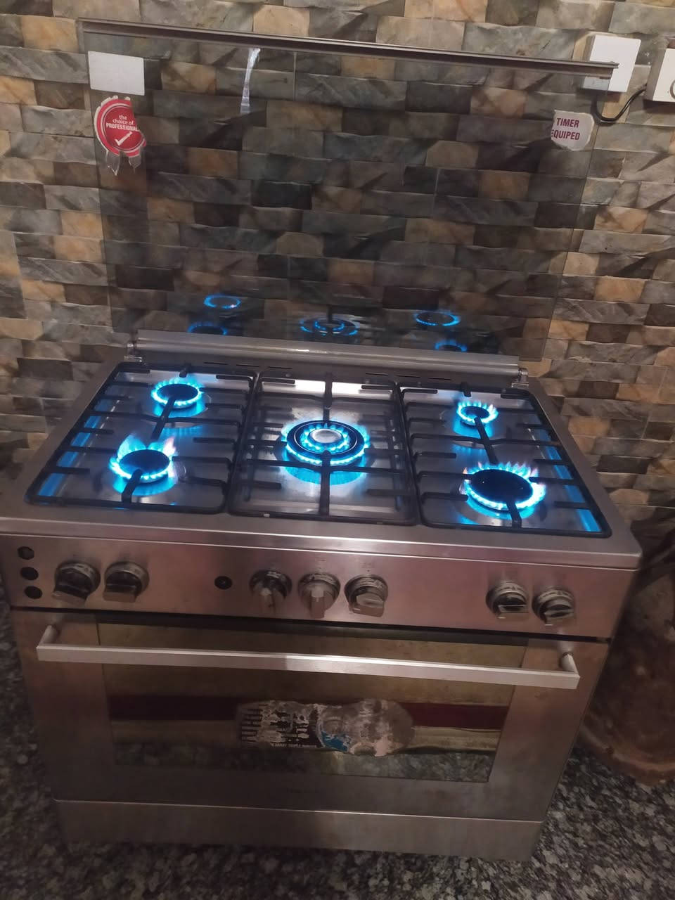 طباخ ايطالي 5 مشاعل نظيف جدا كله شغال عالفحص ناره زركه وقويه. يوجد توصيل


**إذا كنت صاحب هذا الإعلان وتريد حذفه لأي سبب، رجاءا أرسل رسالة إلى الدعم الفني**