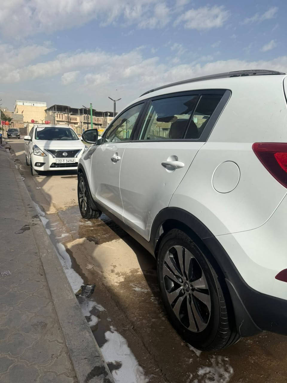 السلام عليك كيه سبورتج 2014 السياره كفاله رقم بصره الدولي السياره حيل جديده ماشيه 88 الف سبيرها مانازل بيها بارد بسيط بلباب محرك وكير كفاله تخم تاير حيداديه مانقصها برغي
مكان السياره البصره الزبير 
سعرها 160 وبيها مجال
***********
