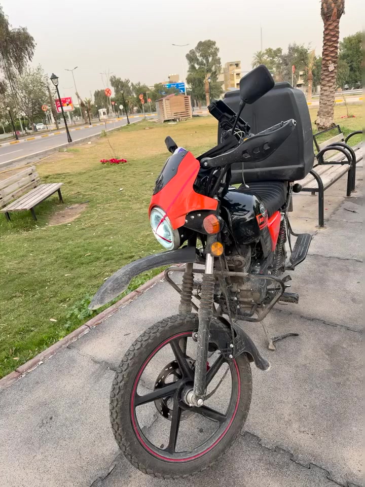 دايوان للبيع موديل 2025
ماشيه ١٠الف مابيه اي نقص امبدل بنزات او زنجيل فقط السعر ٣مليون او بيها مجال للستفسار ***********او 
***********
