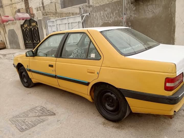 السلام عليكم سياره بيجو لميس 405 للبيع مكينه جديده قبل شهرين شادها كير خير من الله تبريد شغال وحلو. كهربائيات منضومه زينون تخم تاير درايمات جدد مشط وباور جدد السياره ب أسمي سنويه جديده رقم انكليزي هيئه وغرامات مصفره تريد تحويل تريد وكاله السعر 30 وبيه مجال حك الجيه مكان السياره كوت حي الجهاد 
للاتصال ***********
