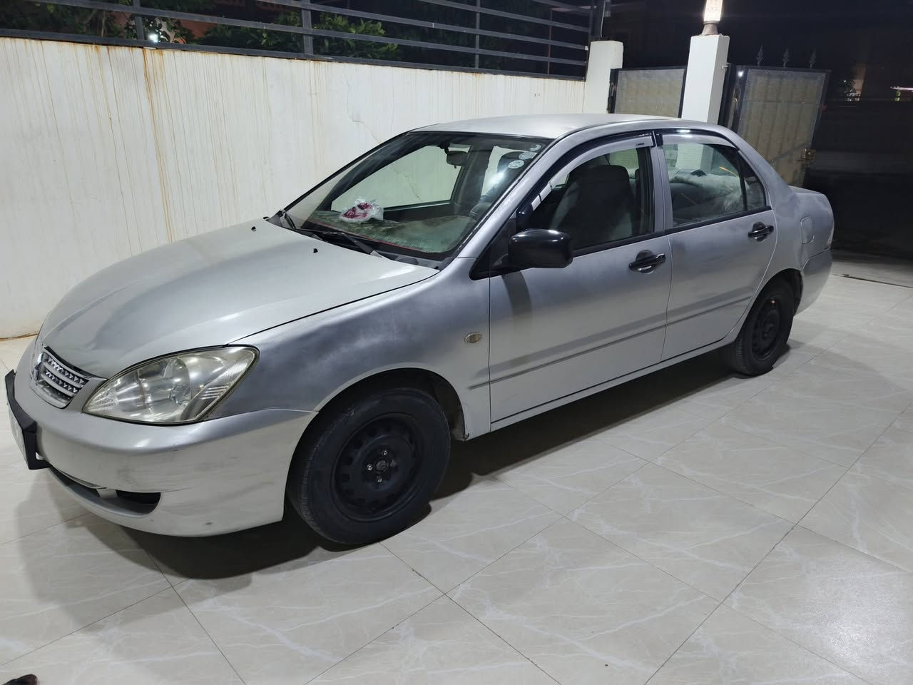 لانسر للبيع موديل 2007 الرقم اربيل الدولي جديده لحد 2029 هزه جديد كير اوتوماتيك محرك كبير سياره بدون ضرر بس بونيت صبغ بدون دواخل شرط الوكاله والتحويل سعر ٦٧ ورقه هذا رقمي***********، مكان سيارة كركوك كل شيء بالشرط
