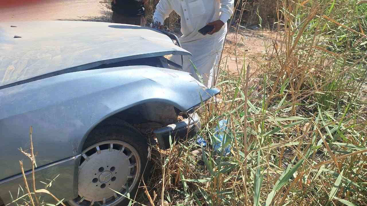 السلام عليكم مرسيدس للبيع على ضربته محرك بطه 2500 السعر 30 وبيه مجال بسيط للستفسار اتصل 
***********
***********
