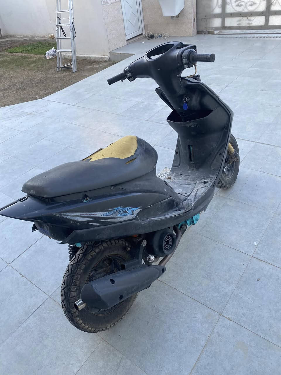 السلام عليكم دراجه ماكس عدله بوشه 55 نظافه فول الدراجه نكره سلف الدراجه عمرتها عل ايدي كلشي بلادي عدا البوشه صلنصه اف ام رياضيه ووياها غراضها كامل من بكلايت كلوب امامي كيج سرعه وكلهن شغالات حت ظفيرتها بلاديه للتواصل: 
***********
