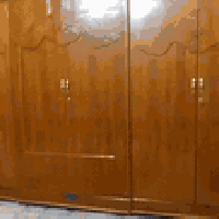 ورحمه وبركاته شباب غرفه للبيع اصليه الشراي يتصل ويتعرف عله سعر رقم اله...