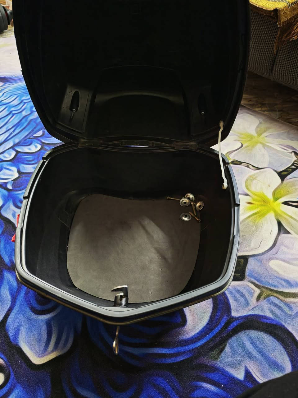 جنطه عسكريه للبيع ترهم ديلفري و دراجه شحن وهارلي للتواصل
اتصال واتساب او خاص
***********
