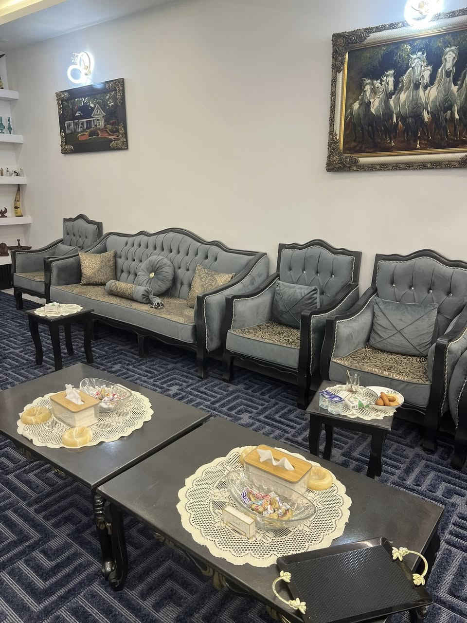 للبيع تخمين ٢٠مقعد للبيع جديد غير مستعمل صار شهر من اخذتهن مكانهن نجف حي الجامعه***********
