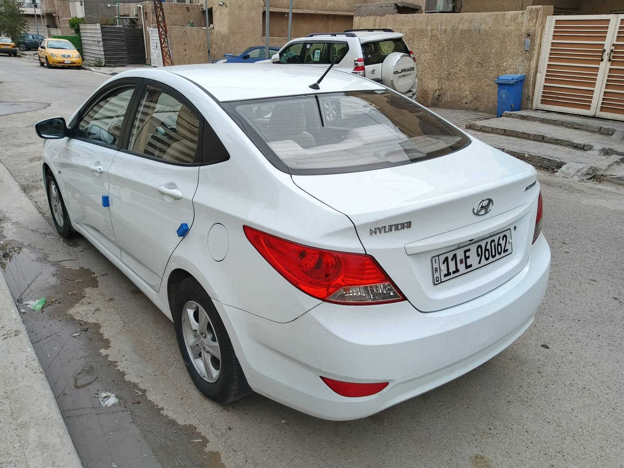 السلام عليكم للبيع اكسنت موديل  2013  وارد خليجي مال الشركه العامه السياره جديده قطره صبغ ما بيها  من عده الدوسه او الدعاميه المامي محرك  1600  دوش مكفول كير مكفول السعر  98  او بيها مجال بسيط مكان السياره كراده شارع الصناعه او الغدير رقمي  ***********
