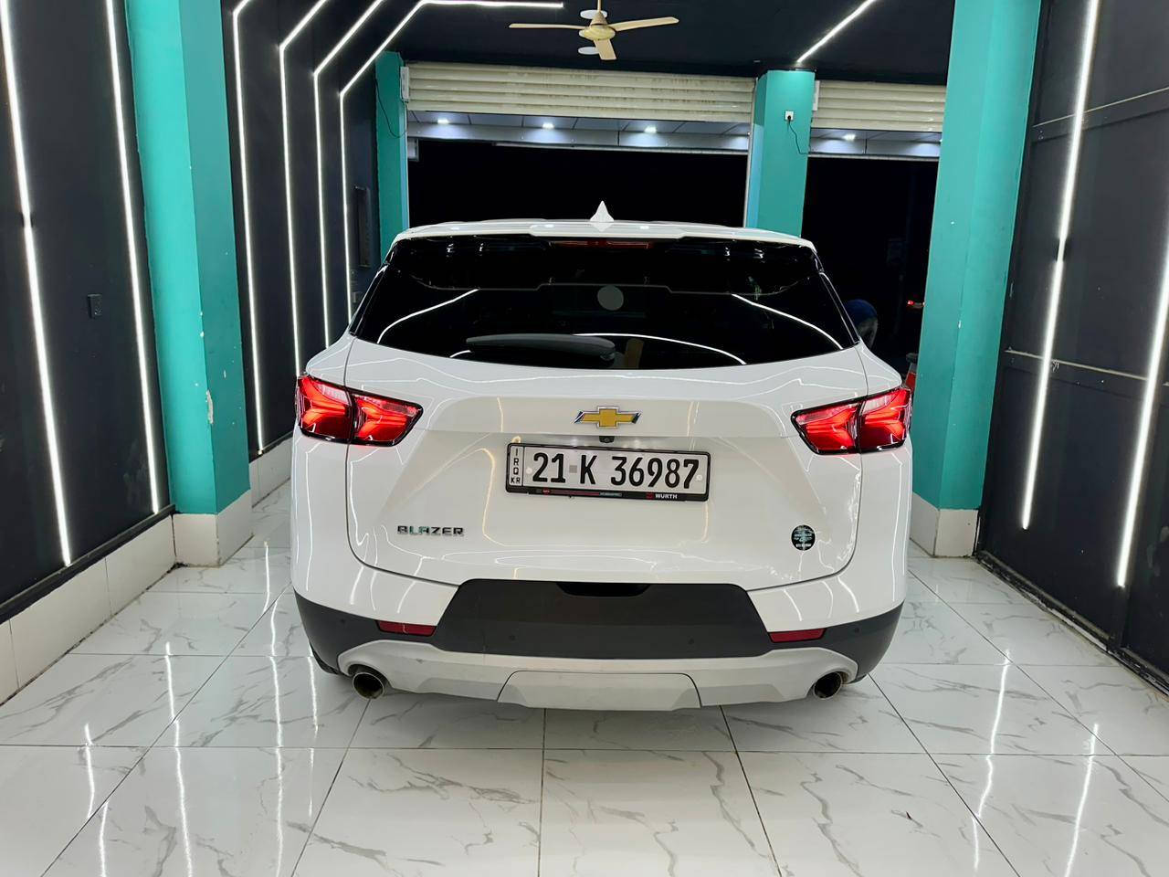 بلايزر موديل 21 محرك 4 سلندر 2500 تنفس طبيعي ماشية 55 الف بدون ايرباك مواصفات LT حادثها جانبي موضح بالصور جاملغ مبدل ومصبوغ والباب صبغ وبالنسبة للبنيد نطخ بالشحن ونصبغ والصورة موجودة مع الصور سونار ايضا مرفق
 السعر 179 
مكانها ديالى خانقين
للتواصل ***********
