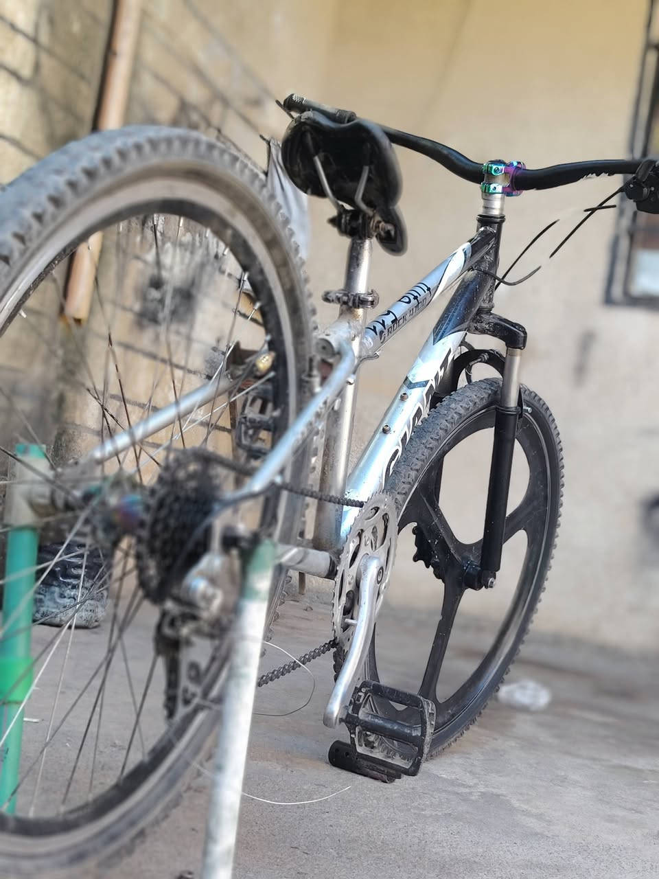 السلام عليكم البايك للبيع
النوع جينت GIANT 🔥
لشه ناصيه سناب فول استعرضي🔥
قيم عجبني ابيعك💜
مستعجل البيع عليه
للتواصل هذا الرقم بي واتساب ***********
ملاحضه الويل الكدام مالو الاصلي موجود كلشي مابي
