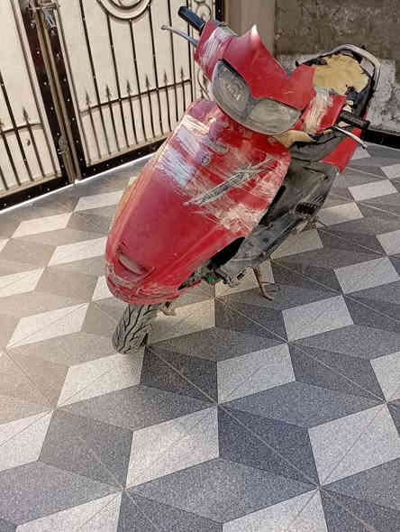 دراجه فراشه للبيع ابيع كوم حديد السعر 125وبيه مجال للشراي المكان الحمزة الغربي ***********
