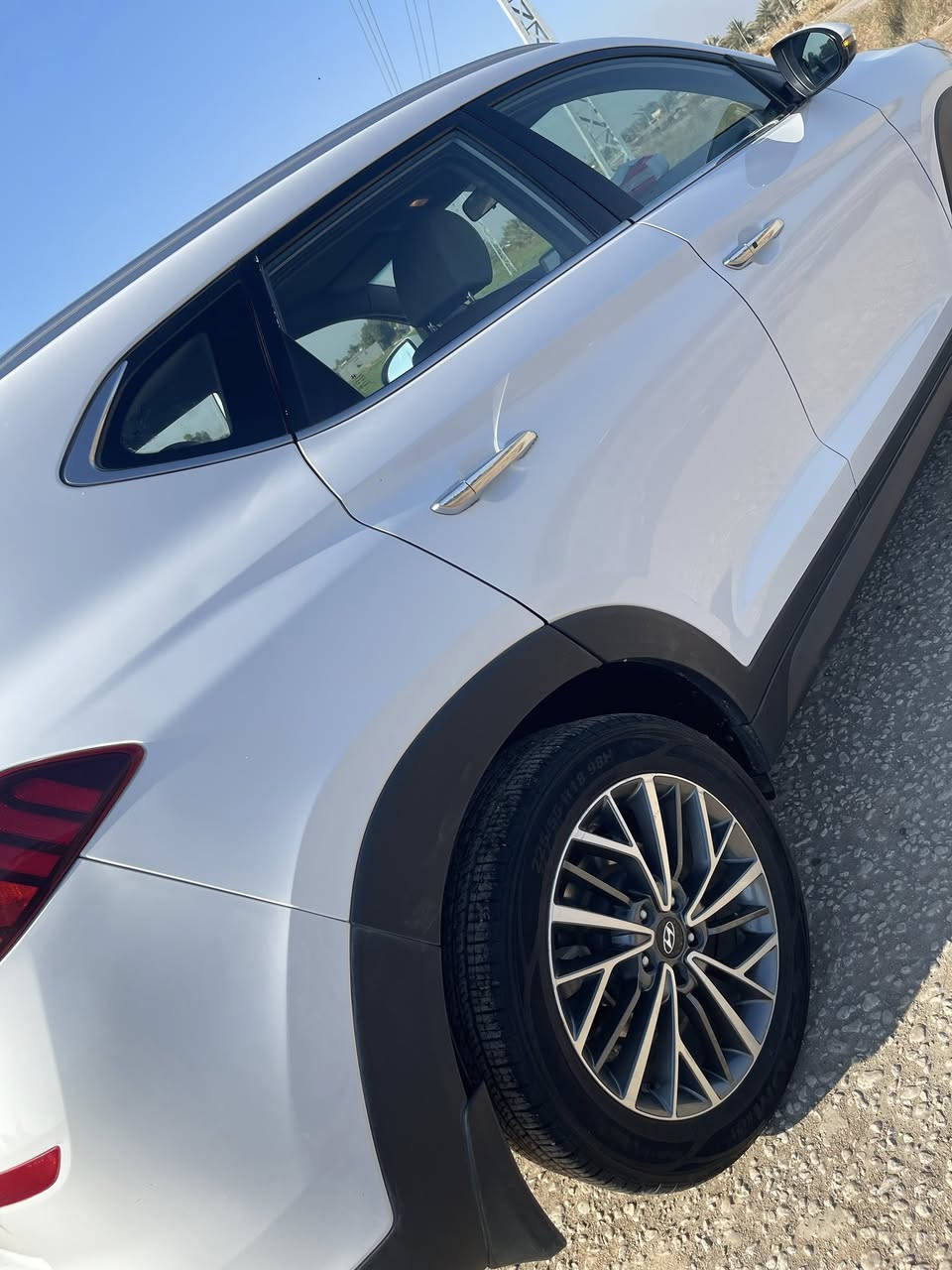 السلام عليكم 
للبيع توسان خليجي شركه الكاصد 2020 رقم بابل بسمي مكفوله من كلشي كير محرك شرط مامفتوح حداديه صدر تخم تاير جديد.
مواصفات 
بصمه تشغيل بصمه أبواب 
حساس امامي 
مري شفط 
خمس عدسات 
كشنات جلد كهربائي 
ماشيه 64
مكان بابل الحله الاستفسار عن السعر 
***********
