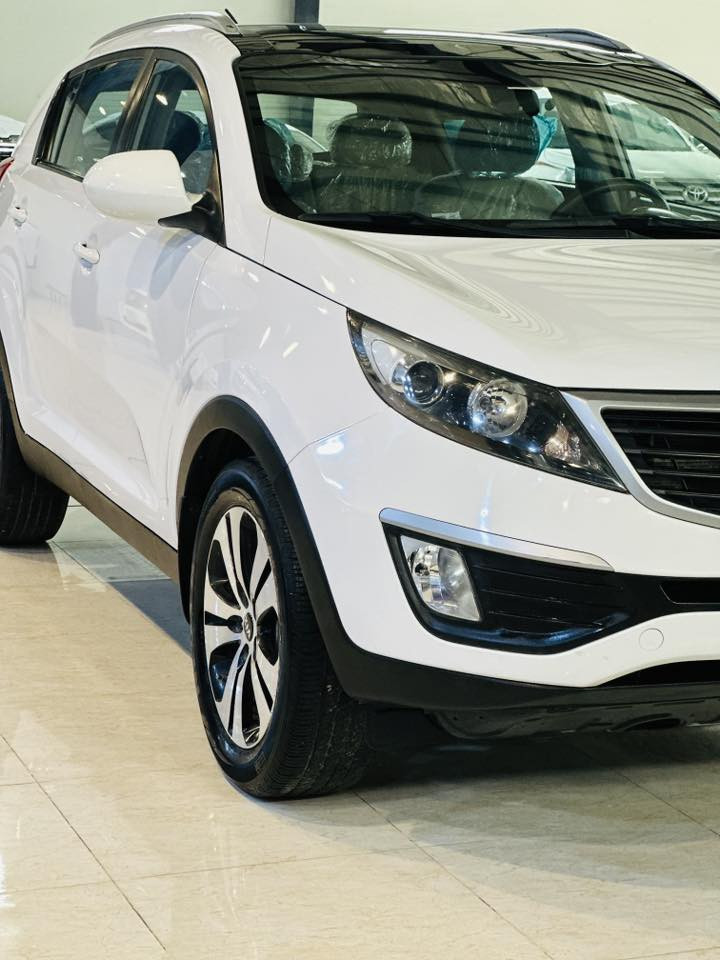 سلام عليكم كيا سبورتج للبيع موديل 2012 سياره احله من صور مال بيت مكفول كفاله عامه من كير محرك محرك الغين دوش مامفتوح  صدر اطارات جديده مكفوله من صبغ ضرر بارد صور سونار موجود سياره ماشيه 170 ألف حقيقى رقم سليمانيه جديده احد 27 هزه جديده دهن جديده سياره قطعه نادره مواصفات حساس كامره تحكمات بنورامه فول   سعرها 150 بيهه مجال للشراى كلشى اكو بل سوك مكانى قضاء كلار اتصال ***********
