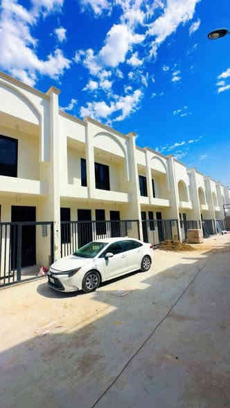 السلام عليكم يتوفر لديناا مشتملات سكنيه زراعي سند ٢٥
مجمع الدور البيضاء السكني  بمختلف المساحات 
٦٠ متر بسعر🌴 ١٠٥ 
٩٠ متر  بسعر 🌴١٣٥ 
١١٥ متر  بسعر 🌴١٥٥
١٣٥ متر  بسعر 🌴١٦٥ 
الكل يحتوي عل ٣ 🏠🏠🏠غرف نوم وطابقين وبناء درجه اولى كامل 
من ماء كهرباء مجاري تبليط جاهزات 
(موقع مقابيل حي الاعلام مجاوي منطقه الري والدوانم 🏘️❤️للاستفسار 
***********☎️
