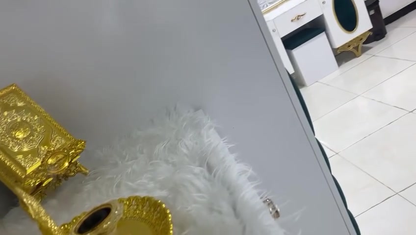 السلام وعليكم غرفه تركيا ١٠قطع ماخذه مليونين ونص استخدام قليل جديده كلش البيع السبب السفر  قيم مايرضى الله واخذه 
بيع مستعجل 
***********
