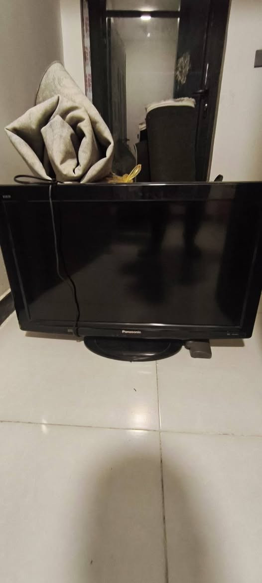 ا
السلام عليكم البراكيت كل واحدة او سعره والتلفزيون ١٢٥ الرقم ***********
