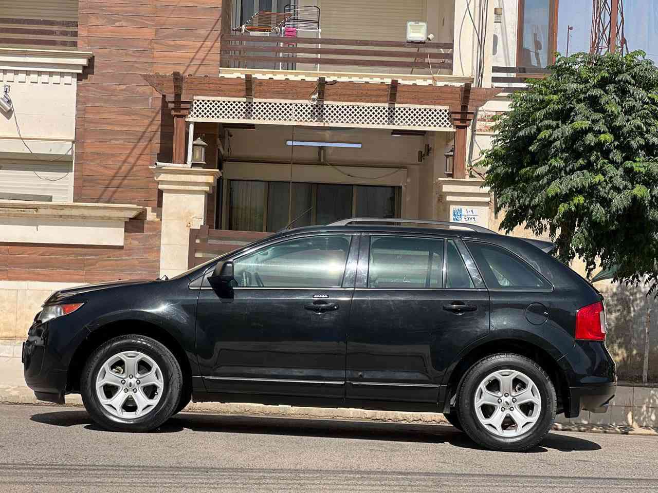 فود ادج موديل ٢٠١٣
بدون صبغ مكانين صغير بارد 
السعر ١١٥
***********
***********
