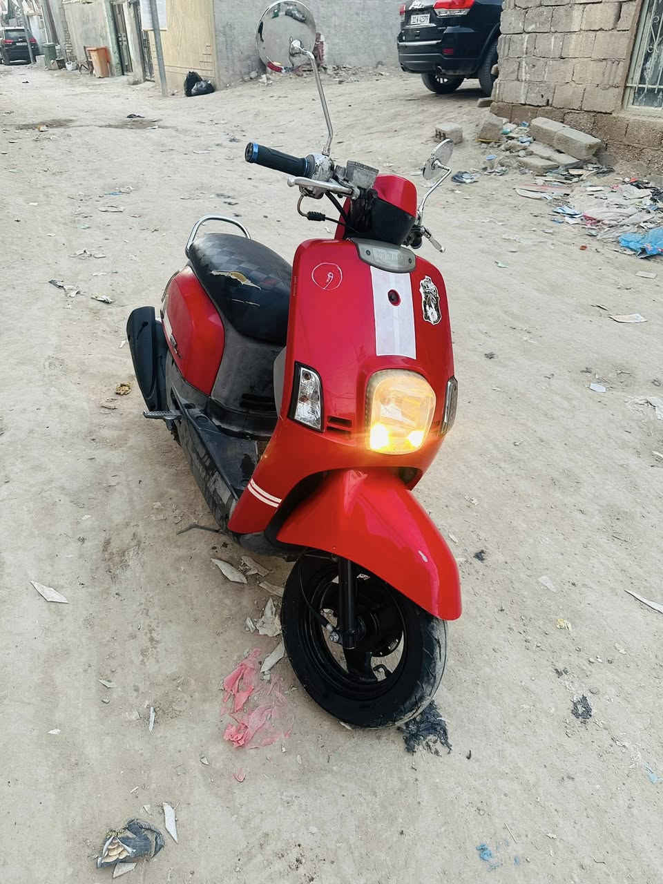 السلام عليكم شباب دراجه ماكس بوليس البيع صاله 3شهر من طالعه من الحاويه  الدراجه مامفتوحه بلاديه من كلشي كفراته ختم واحد ويه المكينه كلشي شغال شلعه معدل خير من الله العنوان كربلاء أطواريج شارع أربعين السعر 950 أو بيه مجال 
لاستفسار *********** واتساب موجود
