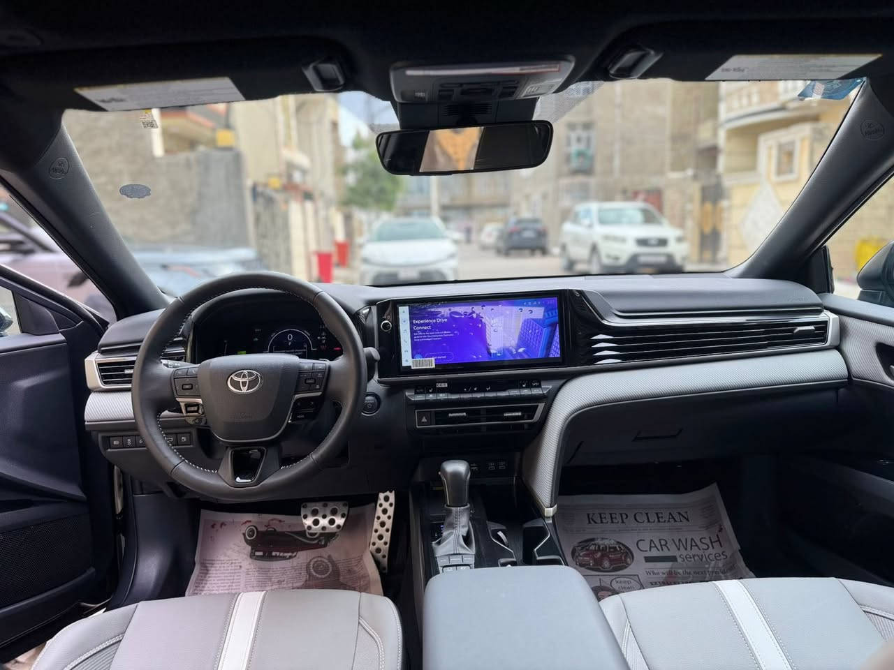 السلام عليكم 
تيوتا كامري 2025 هايبرد 
زيرو ماشية ٢٠٠ ميل مواصفات فول اعلى شي se بلص
ضرر السياره ربع جاملغ خلفي فقط بدون اي ايرباك  السياره بعدها بريحه الشركه
مواصفات السياره :
فتحة 
رادار 360 
فول تحكم ستيرن 
تدفئة كشنات 
مثبت سرعه 
رادار تفاعلي 
رادار جانبي خلفي 
شفتات 
داخل جلد 
تبريد قطعتين 
كشن كهرباء 
تبريد بيانو منفصل 
كامرة خلفية 
شحن لاسلكي 
تحديد مسار 
بصمة + دخول ذكيضيف وياهن شاشة جبيرة 
اندرويد اوتو 
ابل كار باي 
تدفئة بالمري 
تدفئة ستيرن 
جام اوتو 
المراية الداخلية تعتيم 
انارة داخلية والخارجية LED
بيها مجال بسيط جدااا
مكان السياره بغداد الغزالية 
رقمي ***********
