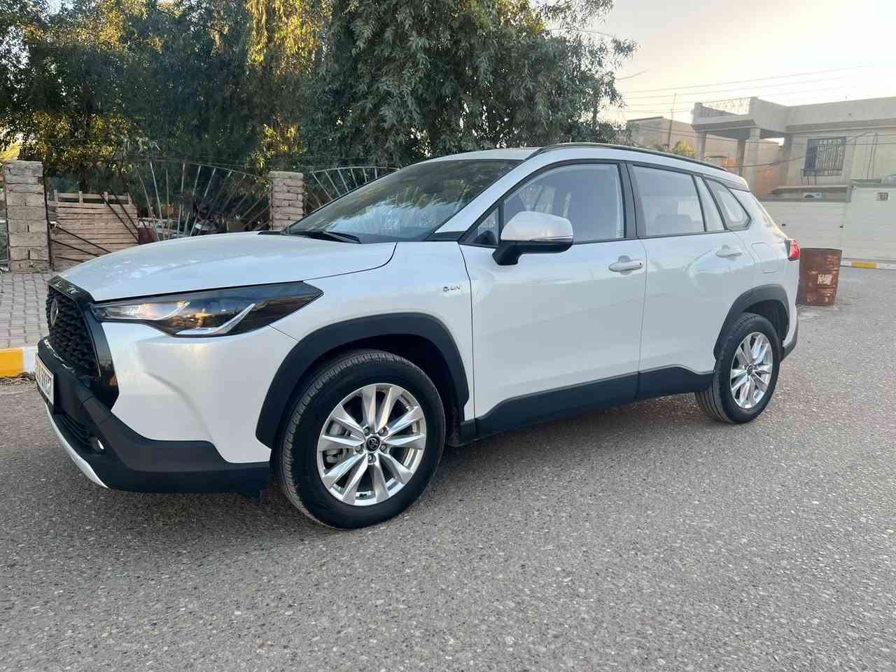 السلام عليكم
للبيع كورلا كروز  2025  تجميع صيني

سيارة حلوة وجديدة شرط كفالة عامه 

مواصفات 

سلايت 

بصمه + دخول ذكي 

شاشه كبيره + كاميرا 

تحكم ستيرن كامل 

كير اوتو  ومحرك شرط على وضع الشركه  محرك 2000 هايبرد 

السيارة حلوة وجديدة لوك ماشيه 9000 يعني بحالت الوكاله 

رقم بغداد دولي مشروع وطني سنويه جديدة يعني شرط التحويل 

السعر 172 وبيه مجال الشراي يخابر

‭0773 253 3889‬
