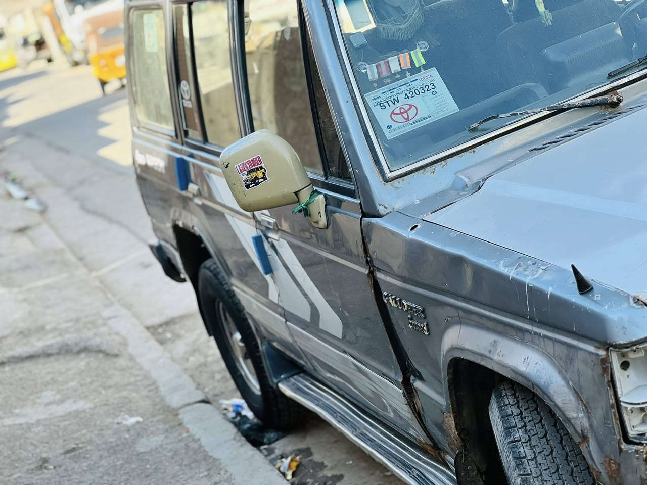 ‏السلام عليكم موديل 93 سيارة بيها محرك وآجي سيارة مقفولة كفالة السعر 38 وبيها مجال مكاني بغداد مدينة الصدر الأورفلي  ***********￼
