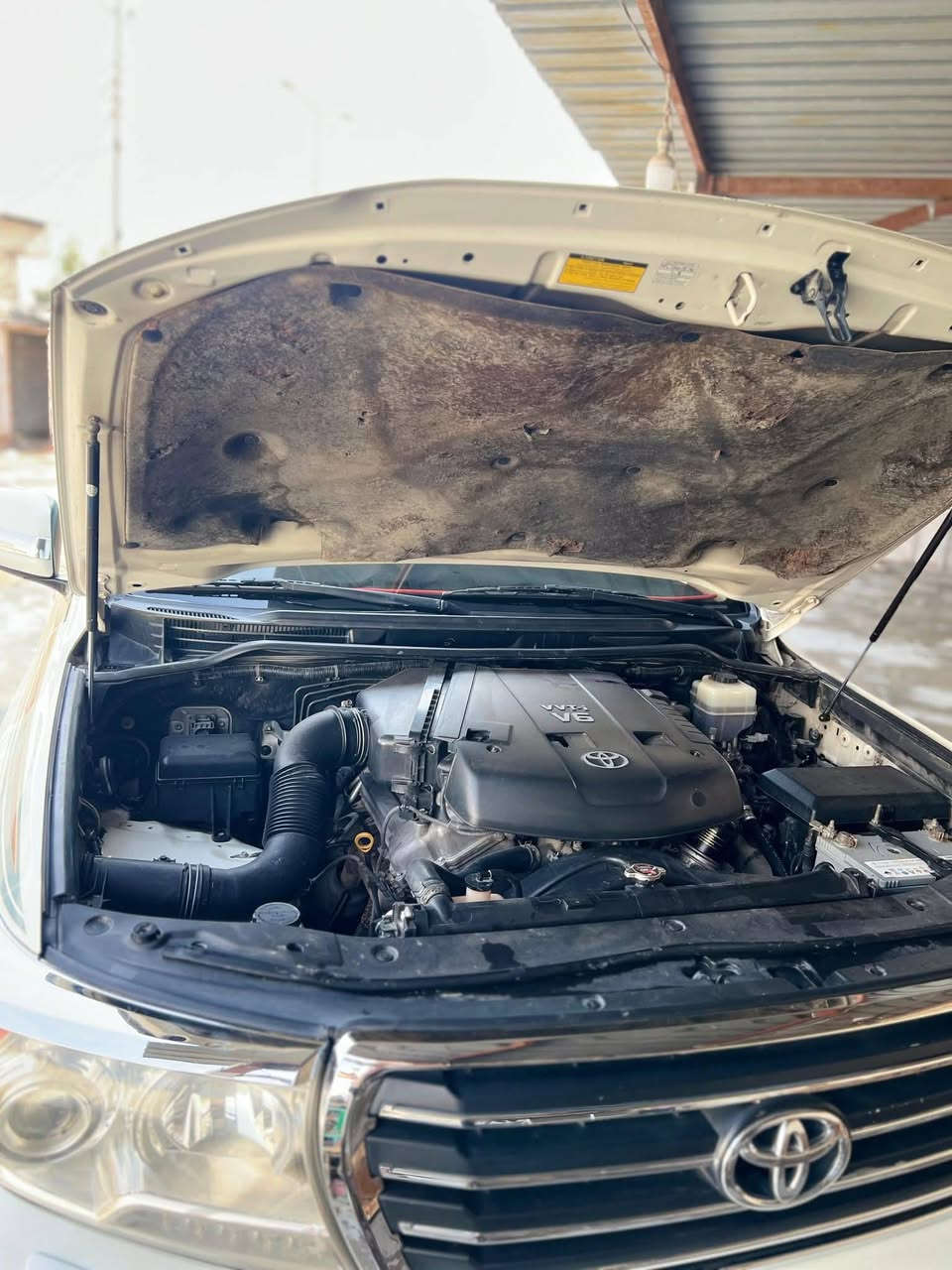 سلام عليكم من رخصت مدير الكروب سياره لاندكروز لبيع مديل ١٣ فول مواصفات بس بارد واضح بل صوره اني مكلف بنشر *********** هاذ رقم صاحب سياره
