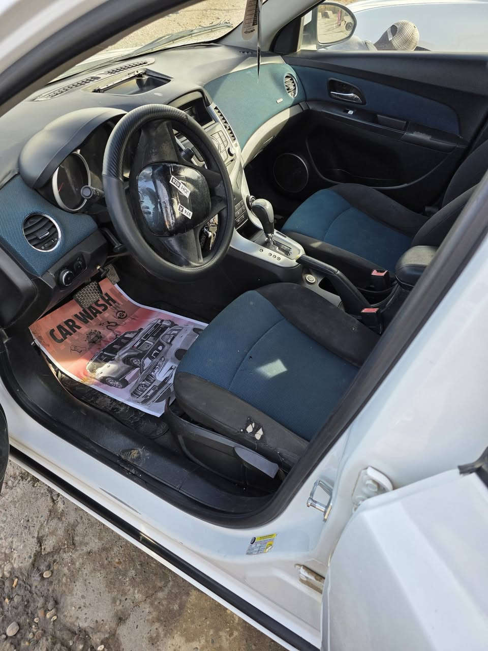 السلام عليكم ورحمة الله...سيارة كروز شوفرليت موديل ٢٠١١ للبيع رقم اربيل سعر ٦٧ $ وبيها مجال مكان السيارة صلاح الدين قضاء بلد  للاستفسار ***********
