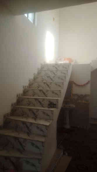 سلام عليكم بيت كامل سيراميك وبياض والبخ خارجي مسيج كامل مكمل مساحة ٥٠٠متر والبناء ١٨٠ سعر بلاش ٣٨وبي مجال ‏‪***********‬‏ تفاصيل اكثر تصل
