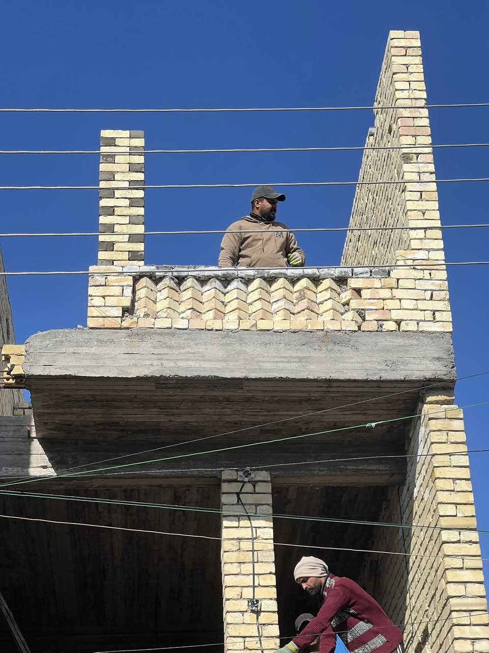 سلام عليكم خلفه بناء درجه اولا تسليم مهندس  هذا جزء من عملنه  مكاني بغداد رقم الهاتف ***********  ***********    
 
    موجود واتساب علا هذني الارقام
