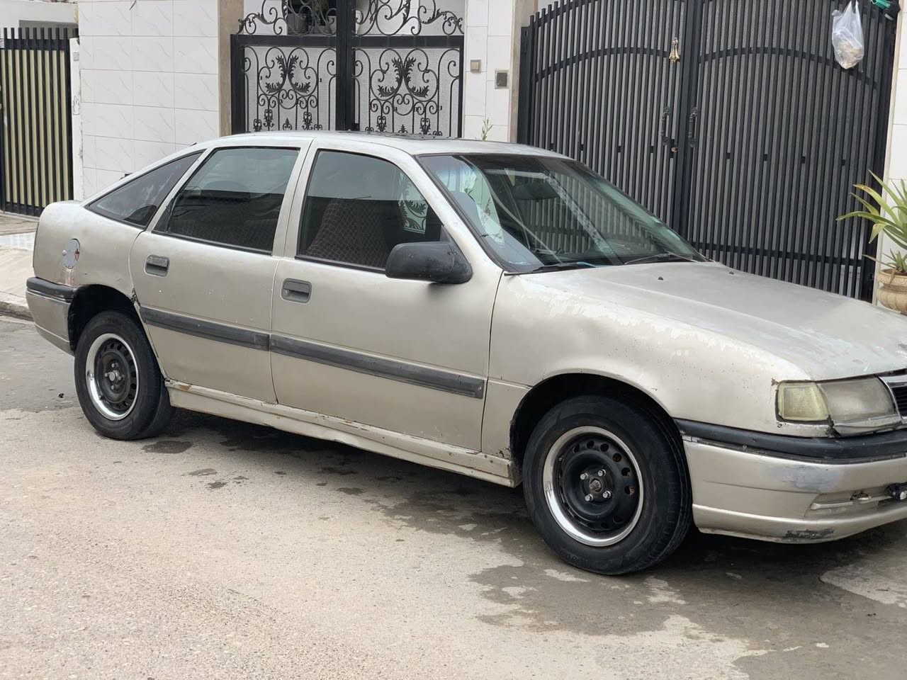 فيكتره مكينه ٢٠ گيرماكينه باشرت سياره كه زؤر خاوينه پيشوپشتي  سه نوي له گال ره قمي مؤبيل *********** أربيل, العراق
