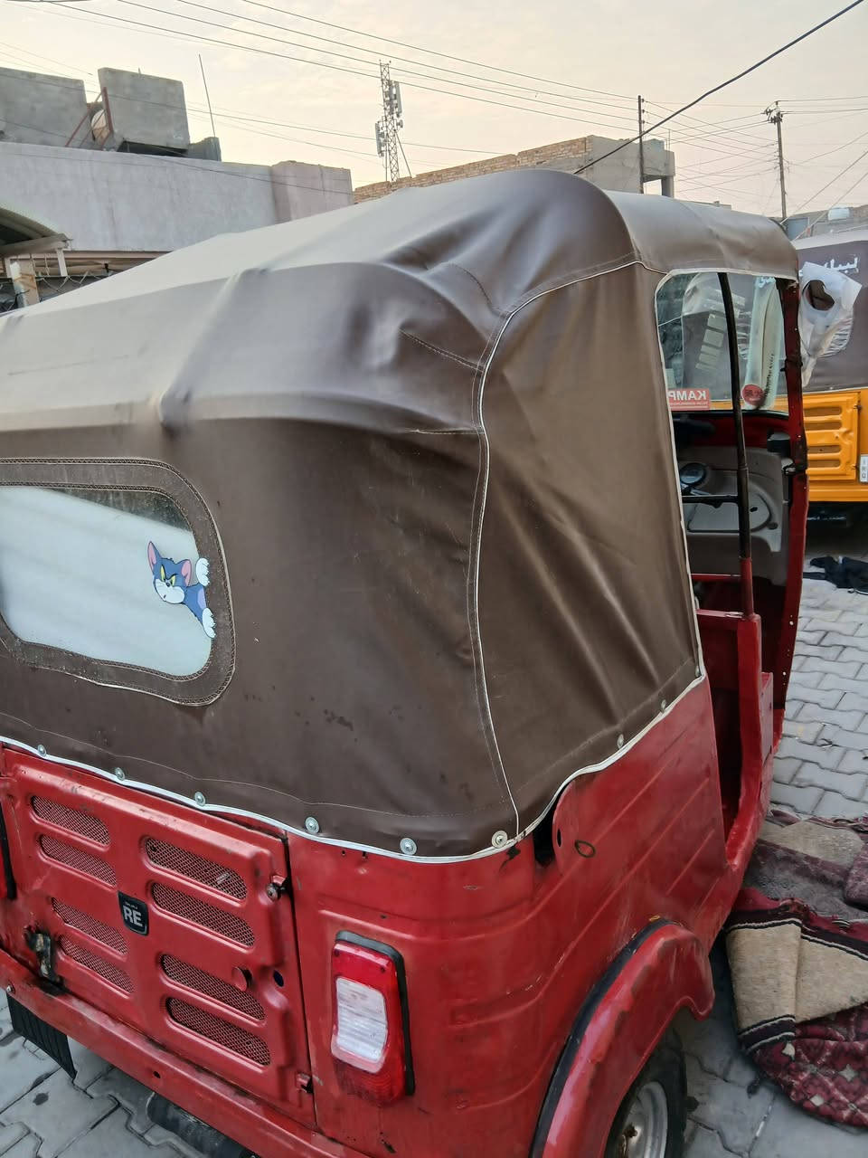 للبيع موديل ١٨ اوراق كامله تعمير عام تكتك حلوة اوجاهزة كبل للشارع السعر 3 او 300 العنوان بغداد جسر ديالى القديم ***********
