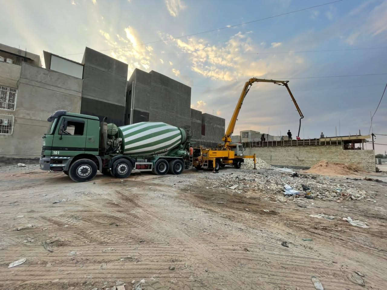 تتواصل شركتنا مع جميع المواطنين والزبائن الكرام لتوفير مادة الكونكريت الجاهز ( الجاف والرطب ) في جميع مناطق محافظة البصرة  وعلى مدار 24 ساعة
مستعدون لتجهيز الكونكريت بكافة انواعه(c45.c40.c35.c30.c25.c20)

 🔴 اهم مواصفات الكونكريت لدينا:  
1-جميع المواد ( الحصى والرمل والاسمنت )ناجح في الفحص المختبري .
2- الماء المستخدم في الخلط RO وخاضع للفحص .
3- المواد المضافه تكون حسب الطلب ومستورده من اوربا .
4- الخلط الرطب يتم بخلاطه سيكوما(sicoma) الايطاليه .
5-معاملنا فوول اوتاماتيك .

▪️قدرة انتاجية اكثر من 180 متر مكعب  في الساعة
▪️ الانتاج والاشراف من قبل كادر هندسي من ذوي الخبره

يتوفر لدينا اسطول متكامل من الاليات والمعدات التخصصية الحديثة 

التواصل ***********
