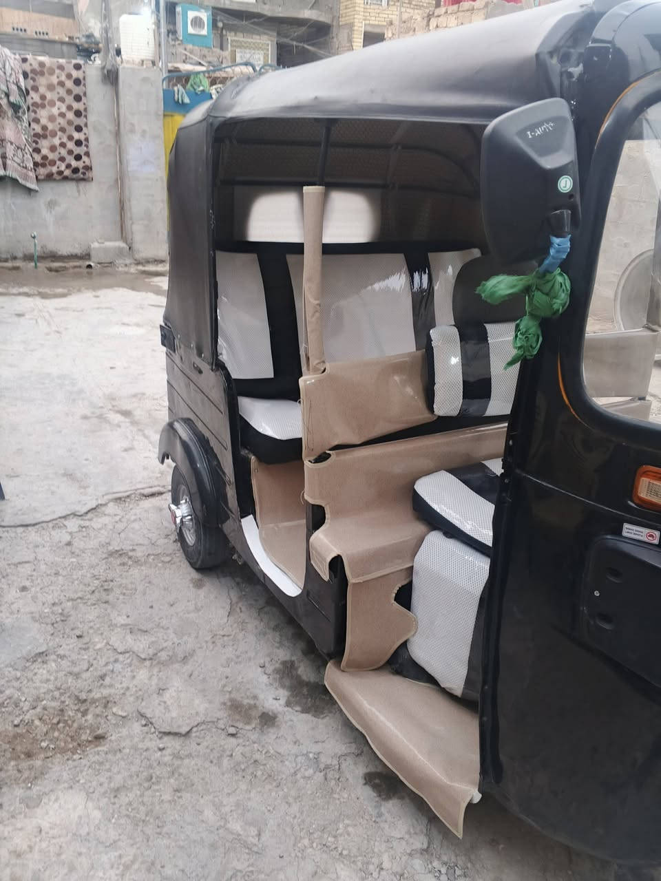 سلام عليكم تكتك موديل 15وراق صوليه باسمي محرك18تكتك جاهزة برغي ما عايزه كبل لشارع مصبوغه عام جماليه تكتك تراي زيرو سعر 3ونص وبيهة مجال مكاني كربلاء المقدسة رقم*********** شراي يخابر بي خير ويدللل
