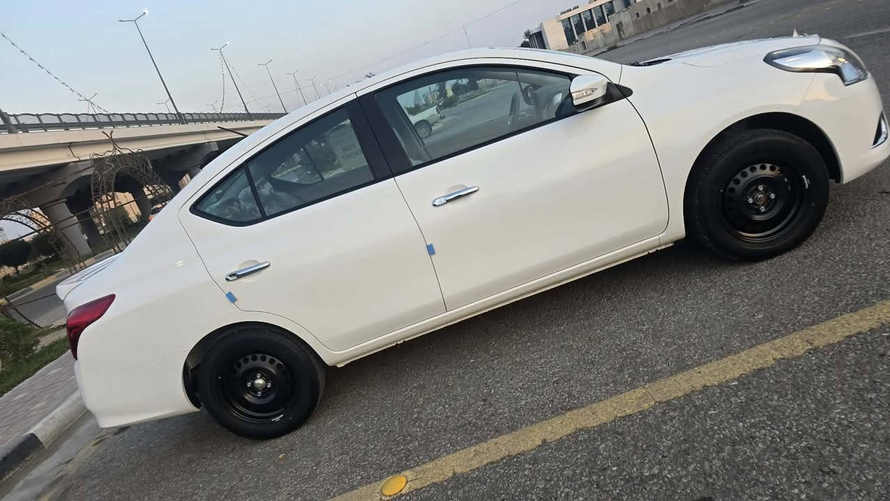 نيسان سني موديل 2025 السياره جديده كفاله عامه من كلشي شرط على وضع الشركه ماشيه ٩ تالاف تبريد خلفي اشاير مري شاشه كامره دواره حساسات خلفيه تحكم ستيرن جهتين والسياره جديده ونضافته كدامكم بلصور رايدها 125 وبيها مجال بسيط للشراي مكاني كربلاء اليريده يتصل ويدلل ***********
